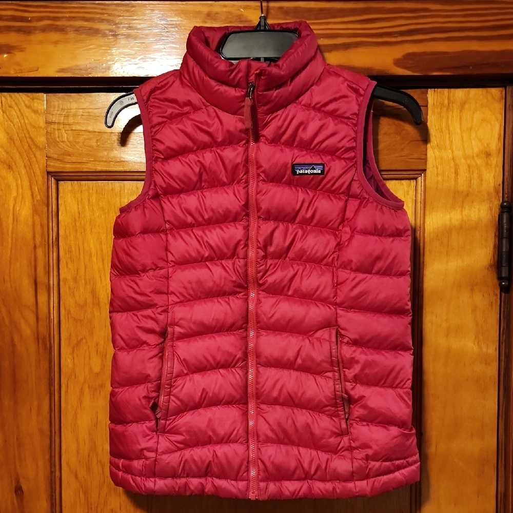 Patagonia Red Quilted Down Sweater Vest Girls Large Size (12)